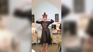 Braless in Motion: and a wiggle to finish #3