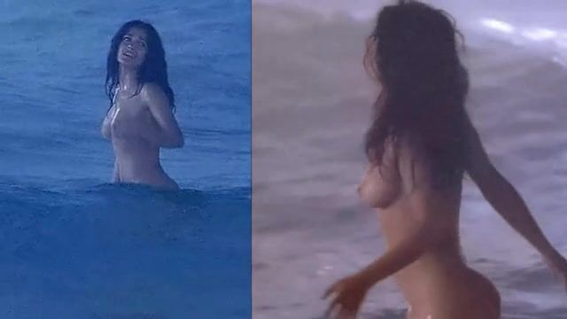 Salma Hayek Completely Nude Bouncing Tits