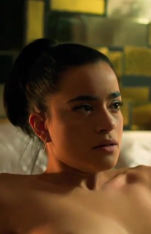 Paulina Gaitan In Diablo Guardián №2