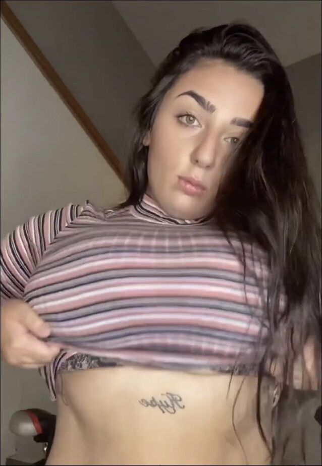 Huge tit teen flashes