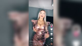 That dress is PERFECT on her! @halledawes