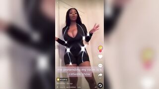 She - and those - are spectacular! @mishhhj