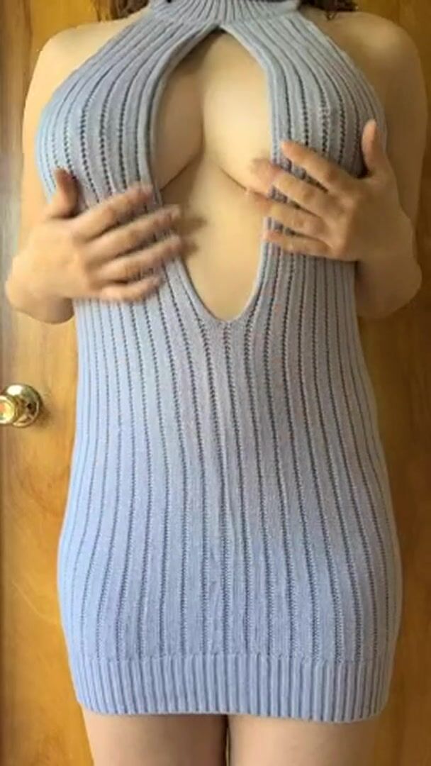 Tittydrop, that dress is perfect for showing tits