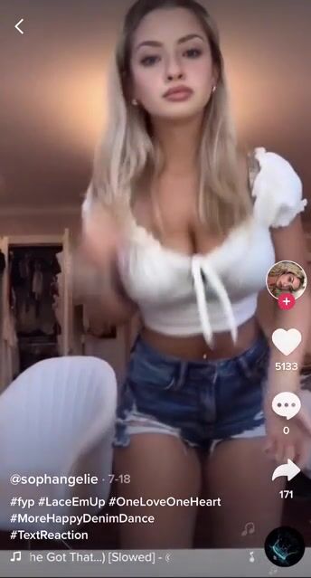 Narrow waist, big boobs @sophangelie