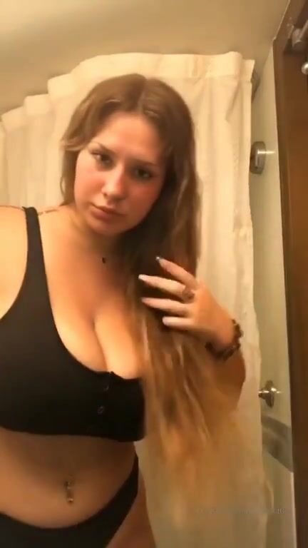 Damn! Maybe sp00ky on only fans? Can't really make out the water mark.