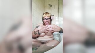 Big Boobs: a perk of the size .... #3