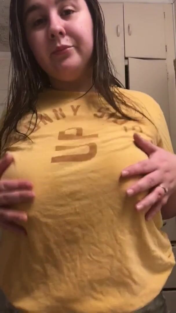 your cock would look good between my tits, don’t you think? :P