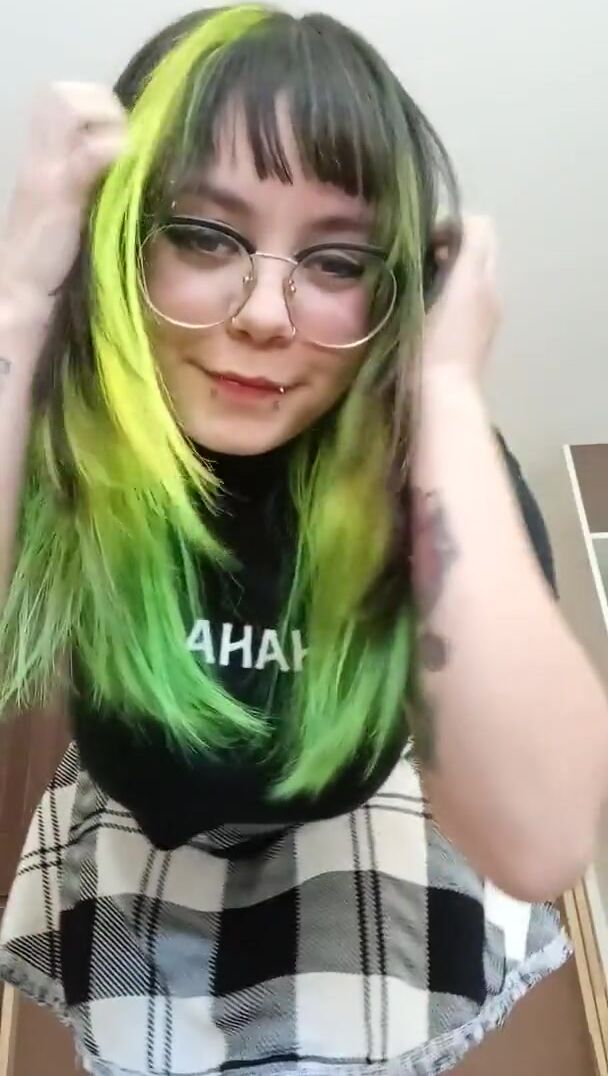 If you only saw my face would you expect me to have big boobs?