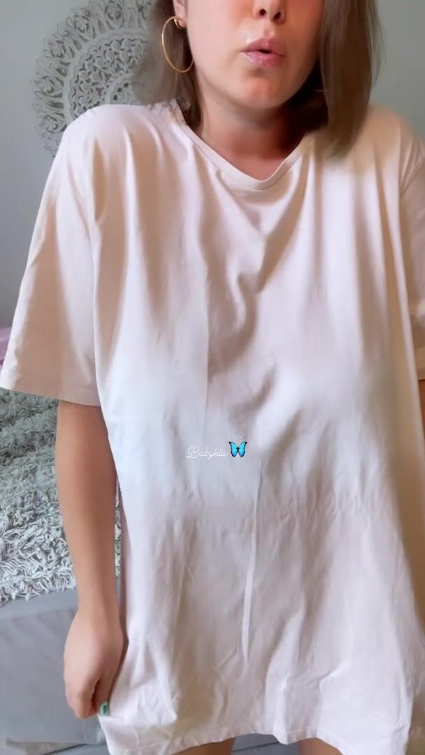 I love wearing comfy clothes but I like to show you what’s underneath aswell