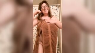 My towel doesn’t even cover my huge tits…????