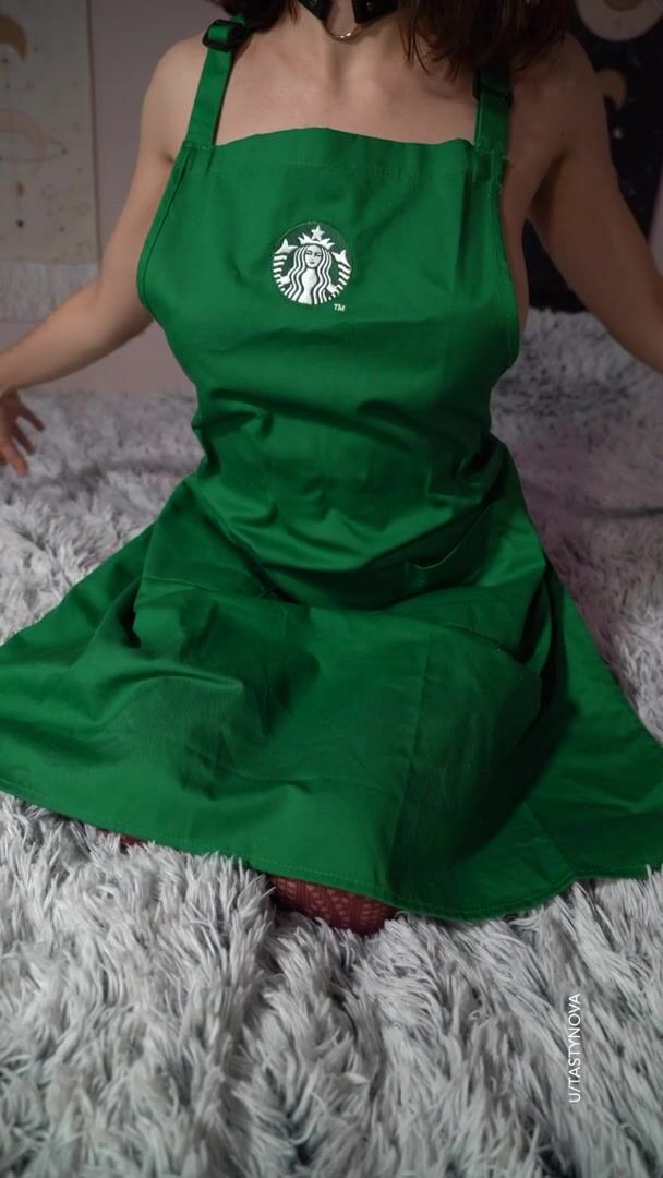 This 5'2 barista wants to show you her natural Ds :)