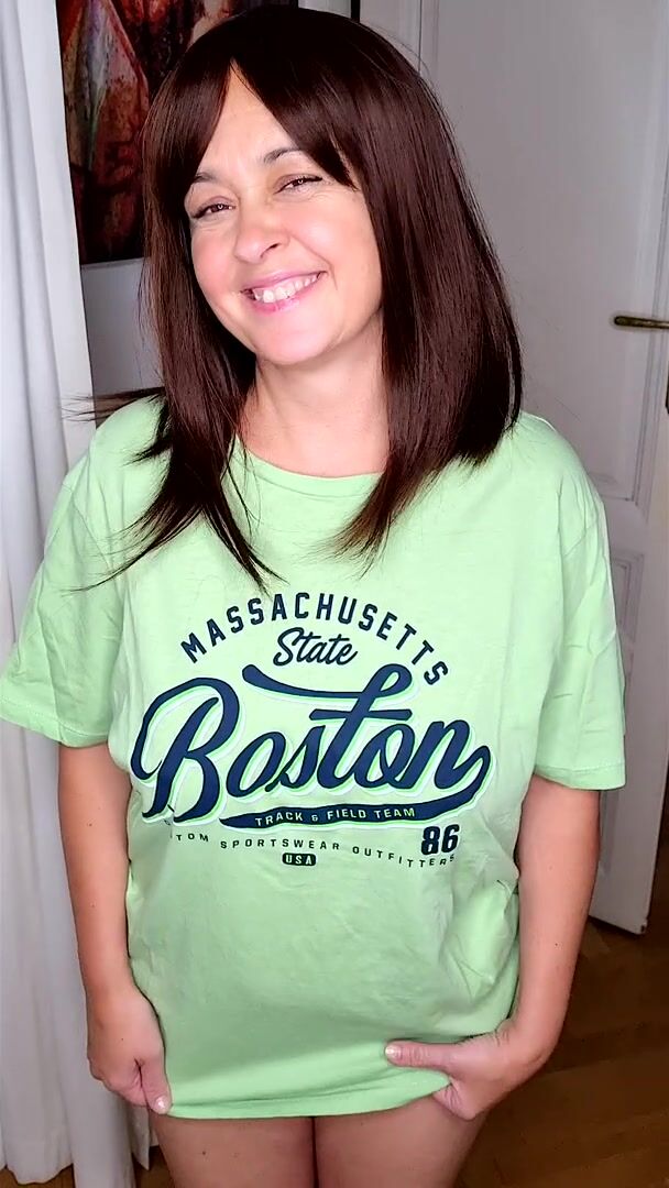 Squeezing My Big Natural Milf Melons ????????