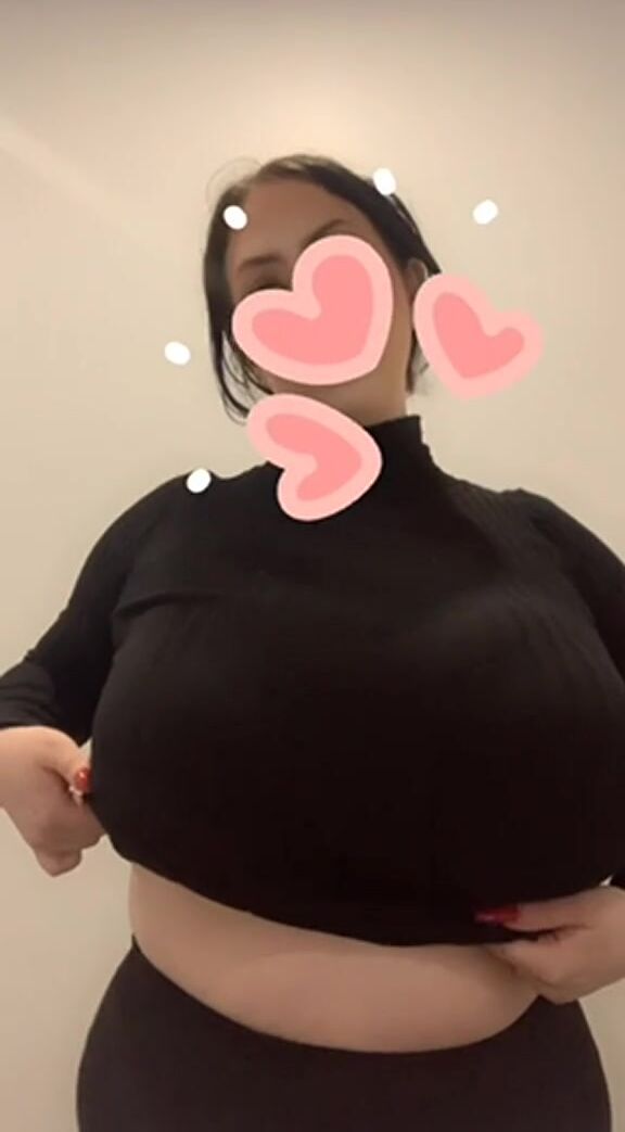 Huge natural tits on 5’1 body
