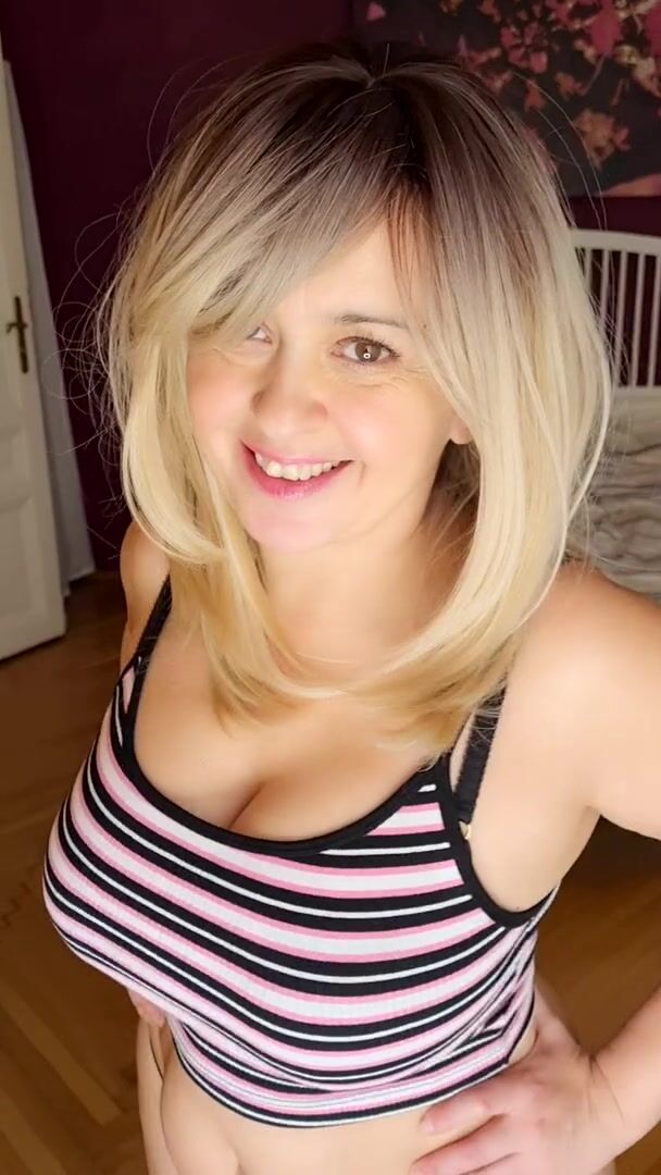 Dropping My Huge Natural Milf Melons ????????