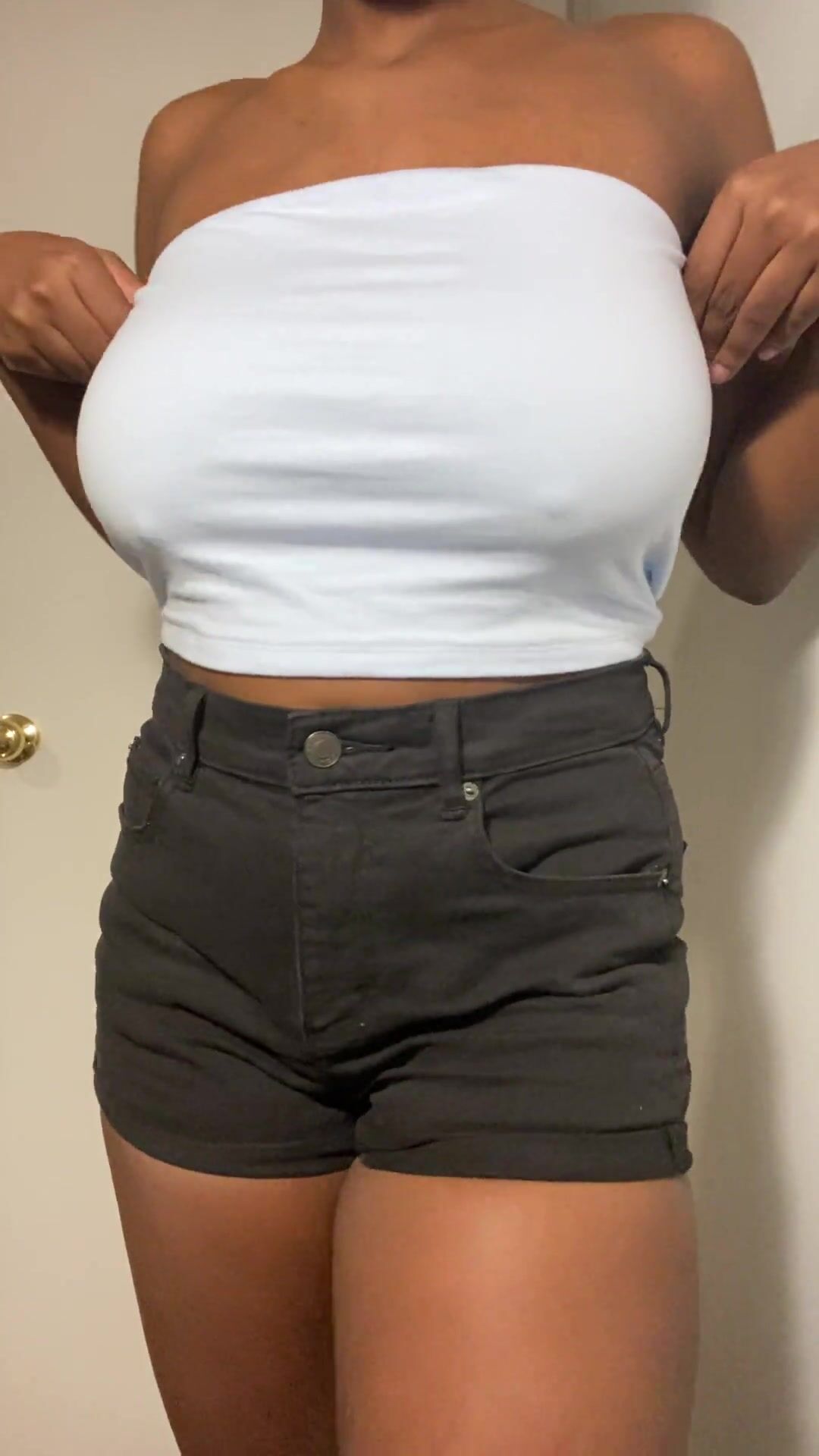 Who else loves tube top season? :P