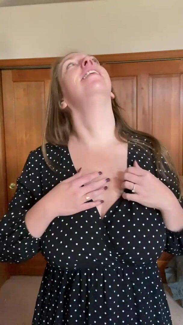 Don’t you just love an easy access dress?