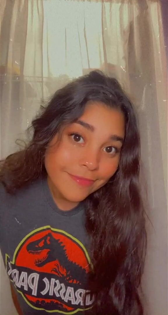 You guys like a little Latina reveal?