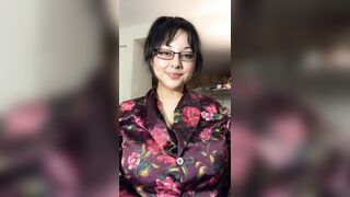 Revealing my huge 26 year old titties ????