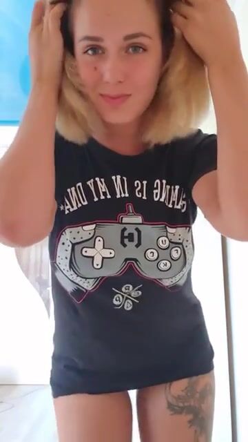 Who said all nerds ugly? PC master race btw =P