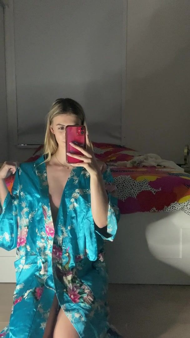 Would you rather a girlfriend or fuck buddy? [ST]