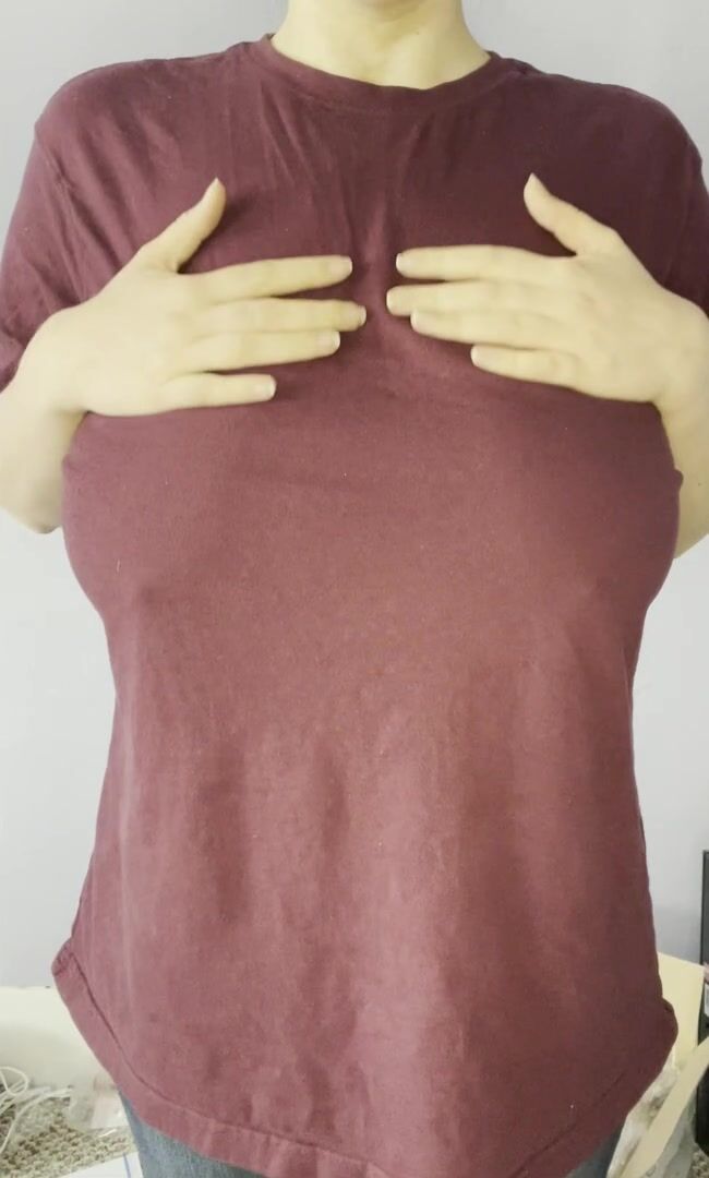 Do you like it when my saggy tits sway?