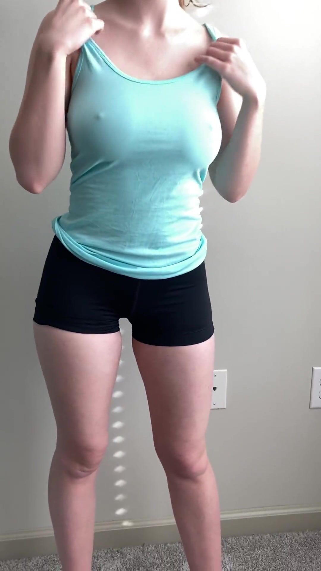 Ever seen a fit girl with natural tits like mine? ????