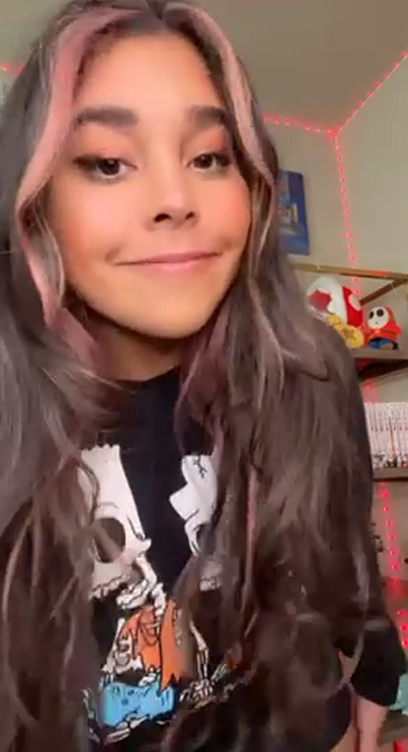 I can suck you until you cum if you suck on my nipples… deal?