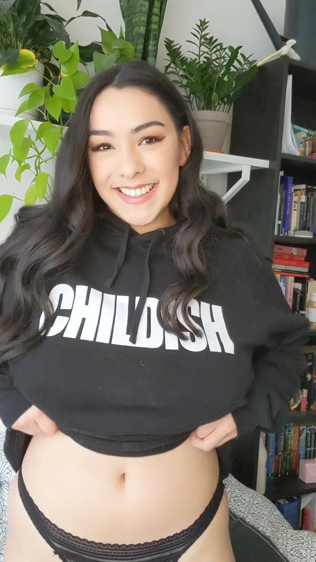 Love those ????bouncy jiggly ????boobies, mmm????
