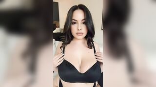 Can I be your big tiddy Arab gf?