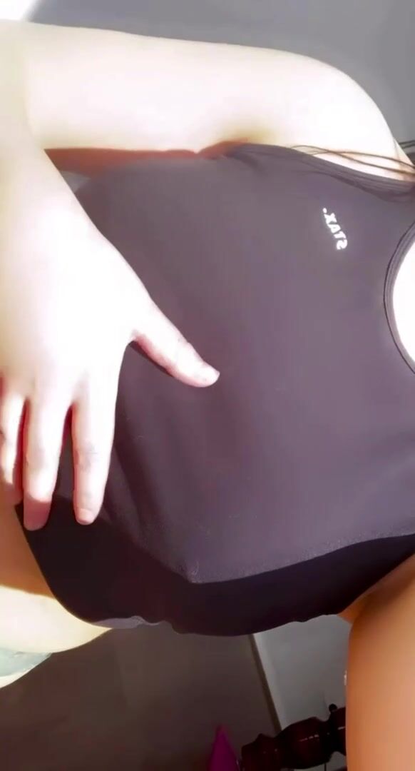 Watch my huge tits pop out ????