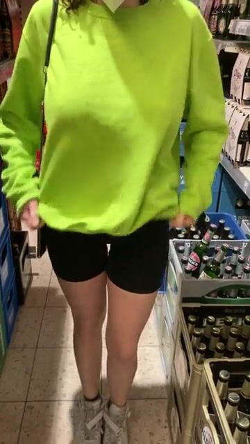 Just flashed my tits at the grocery store for you guys???? №2
