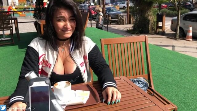 She Lets Her Boyfriend Take Control Of Orgasm Using Wevibe