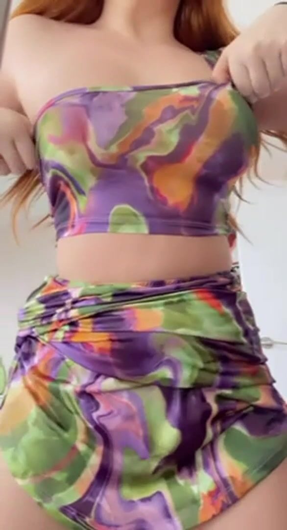 A very perky reveal from your favourite pale little ginger