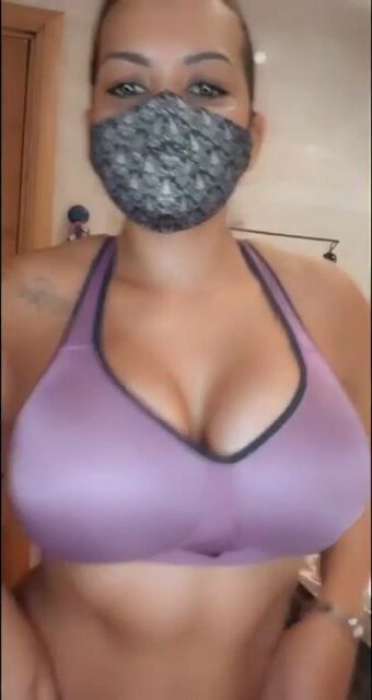 41yo mom, would you jerk off my nudes If I send you some ?