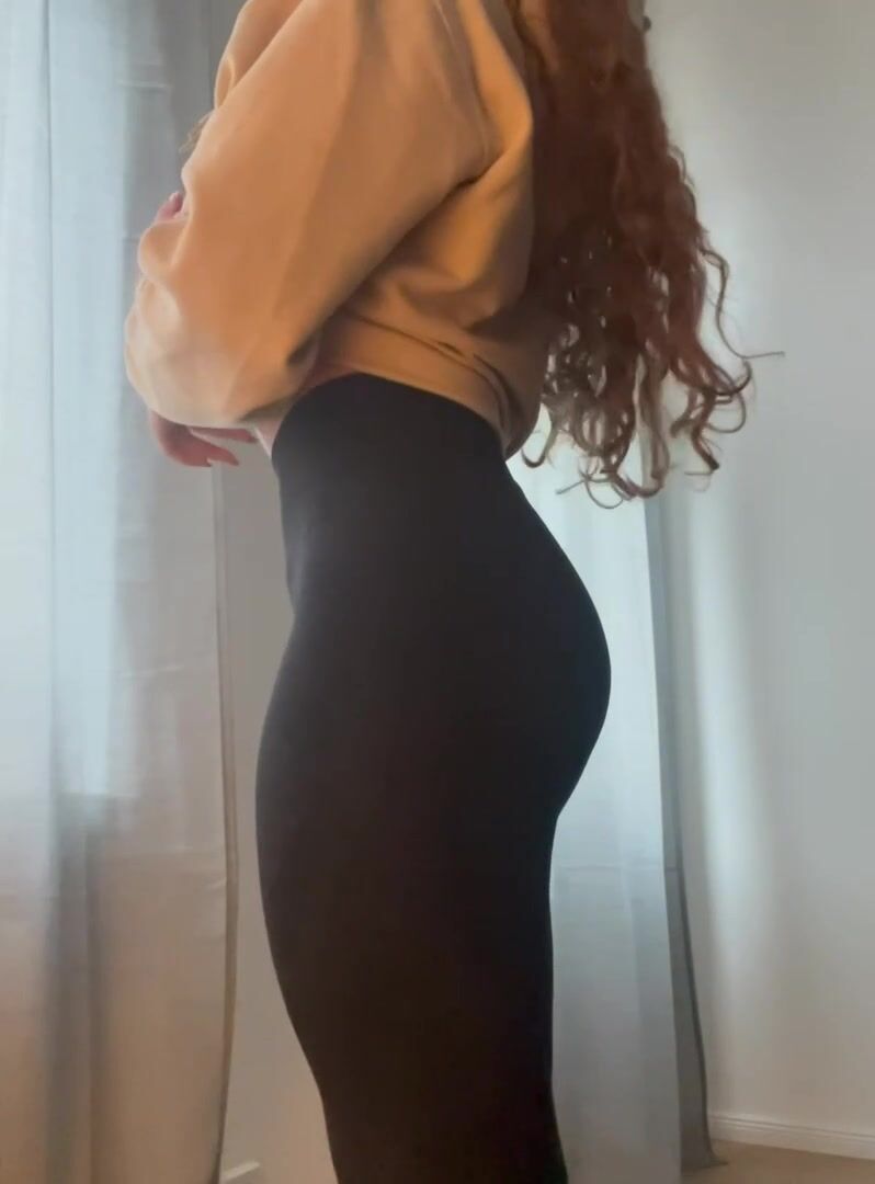 oil me up and pound this juicy gym trained booty non stop please????