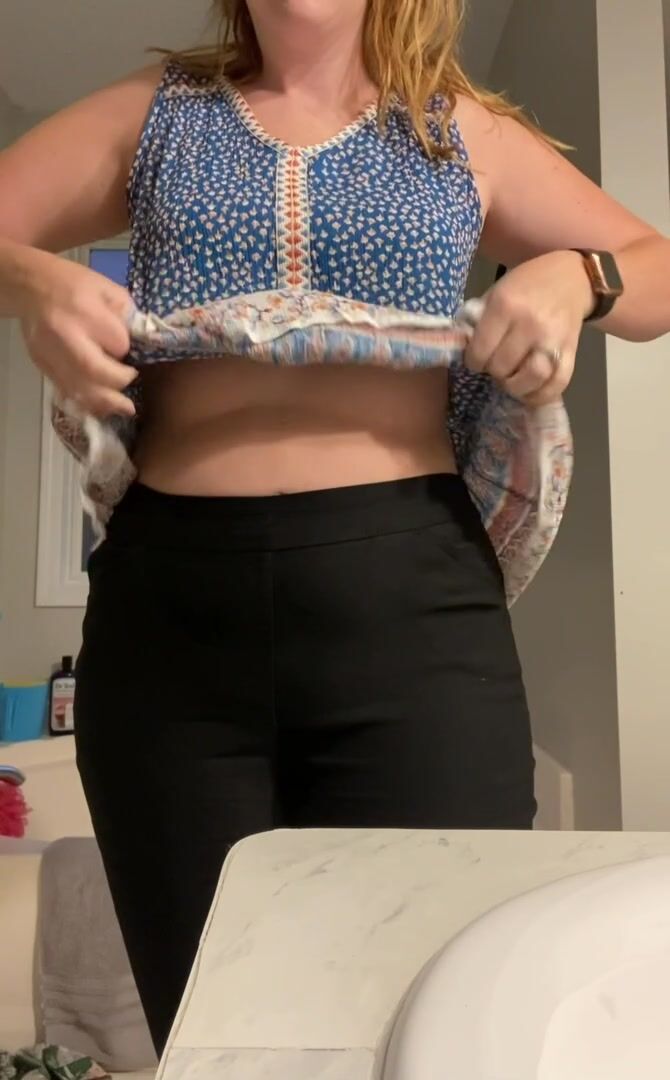 Yeah I have small tits but wait until I turn around