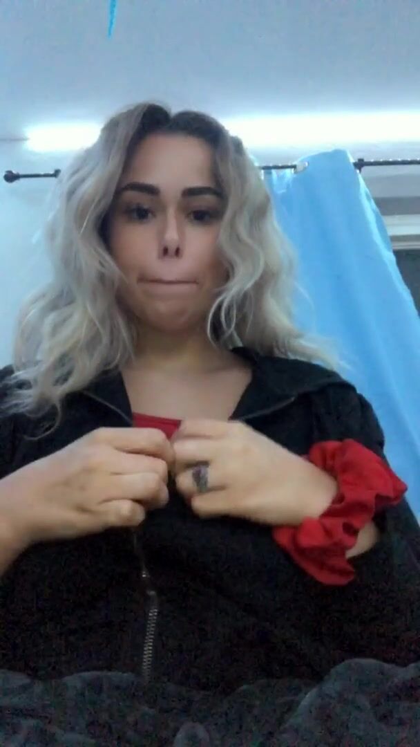 on a zoom meeting but had to pull out the girls while on pause????