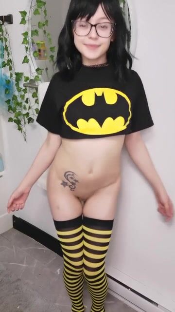 Are you ready for the lil'est titty drop you'll see all day?