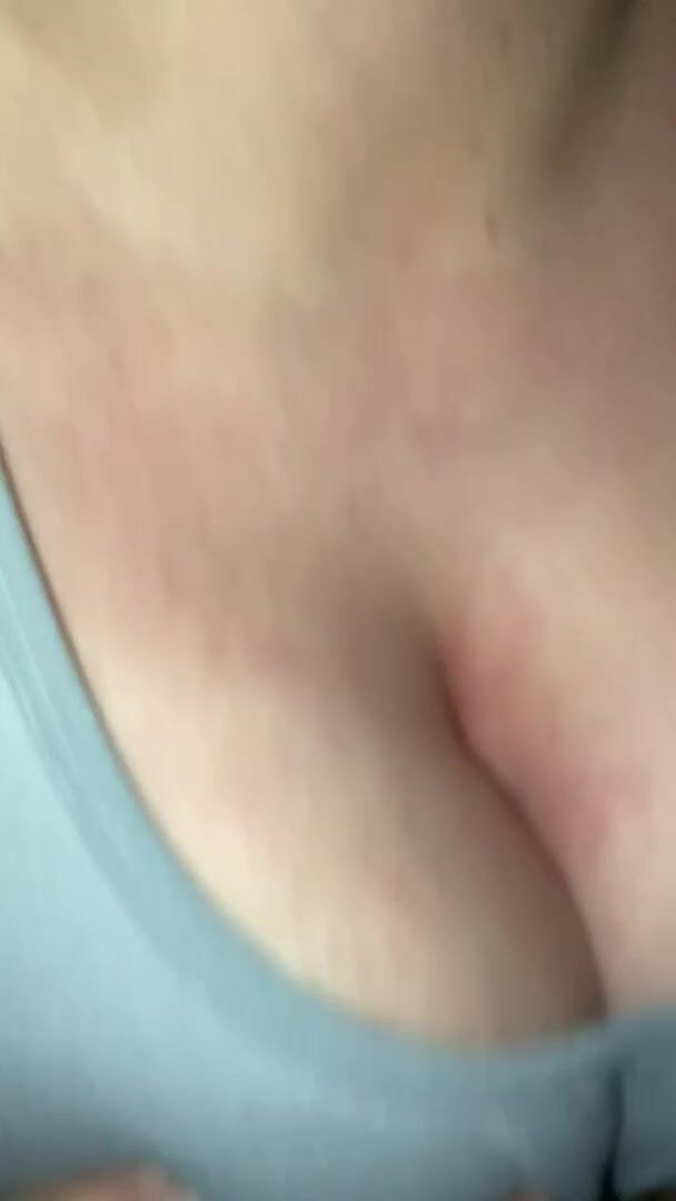 Great cumshot using my tits ????