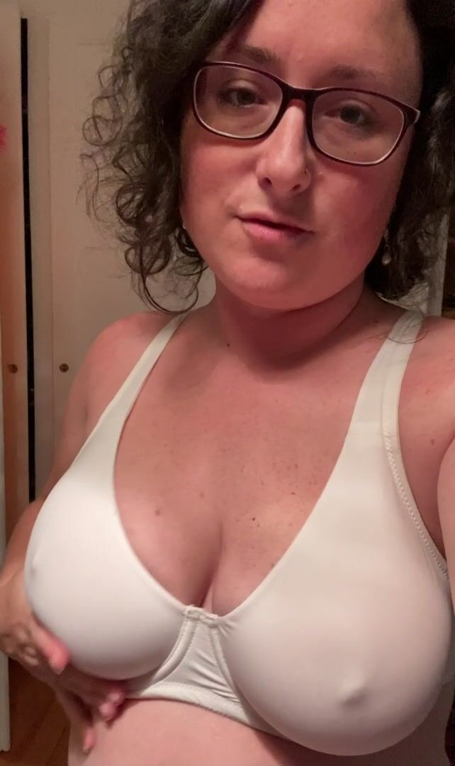 Can I show you my fuckable milf body