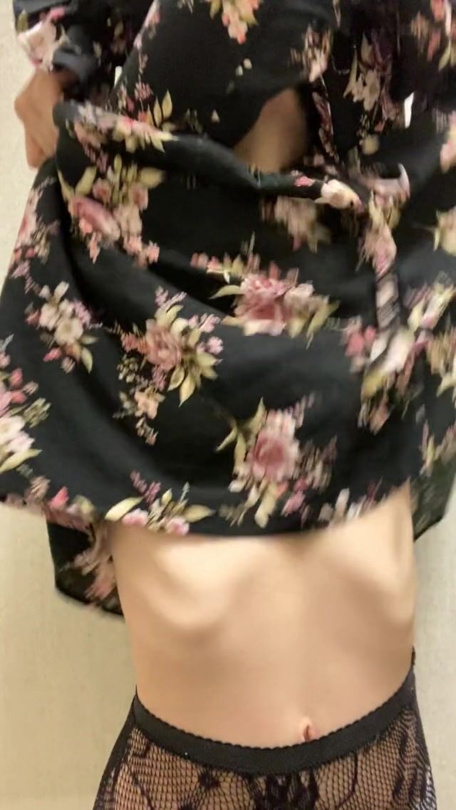 one of my first ever strip gifs (in public a bathroom). there wasn’t lots of space, but did I do ok? ????