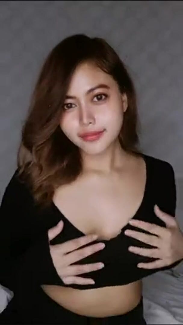 Do you like the way i jiggle my boobies for you?
