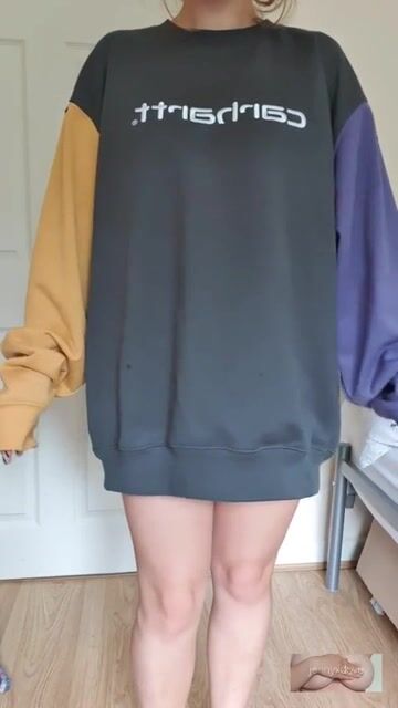 Does this jumper do a good job of hiding what my 19 year old body has to offer?