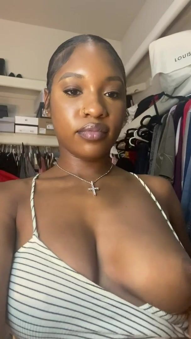 Up vote if you’d fuck me on the first date