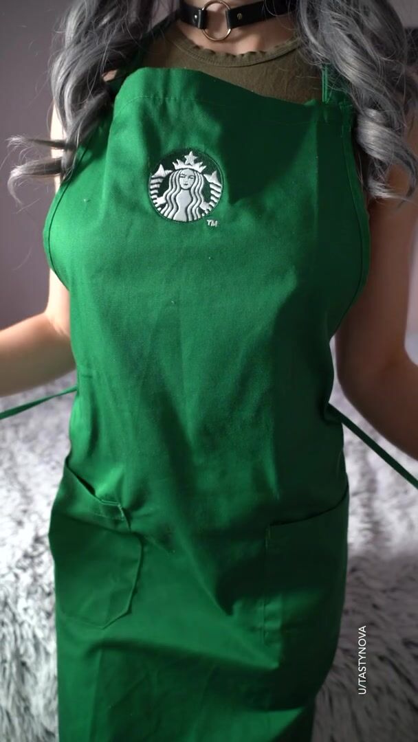 This naughty 5'2 barista wants to show you her natural tits ????