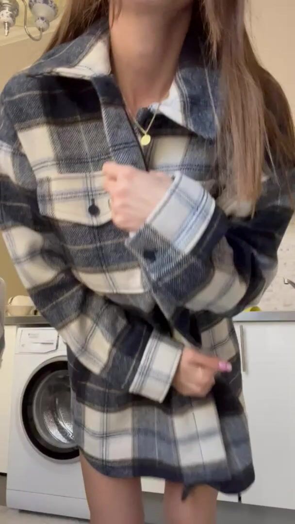 Morning showing boobs !