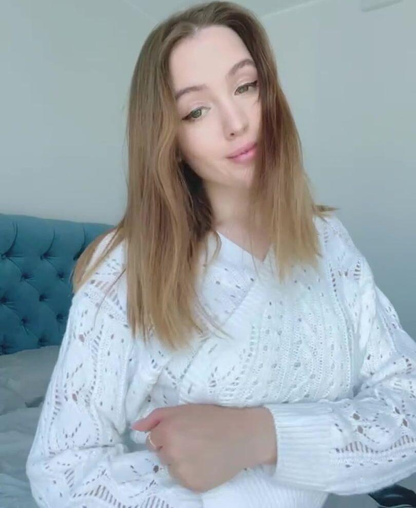look how soft my boobs are