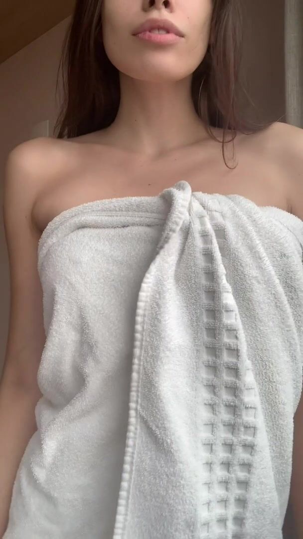 My ex never smashed my boobs, would you do it for me? ????